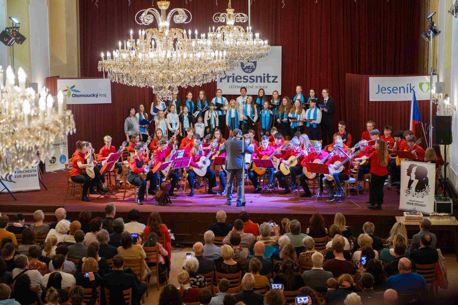 75 let ZUŠ Jeseník - Koncert KO, Kokos, sbory Zvonky a Zvonečky